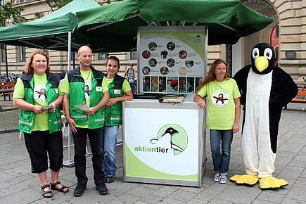 aktion tier Informationsstand 